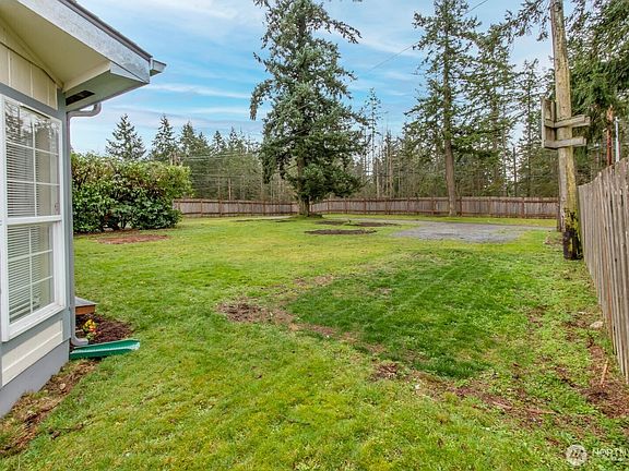 5th image of 15927 58th Avenue Ct E