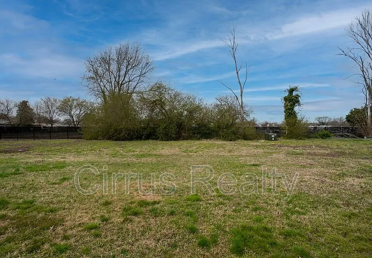 2756 Peach St — Photo 23