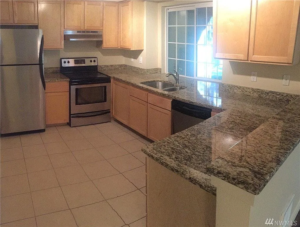 2 bed, 1008 sqft, $2,200 — Photo 4