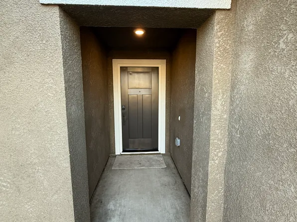 1172 S Magna Carta Ave, Hanford, CA 93230
