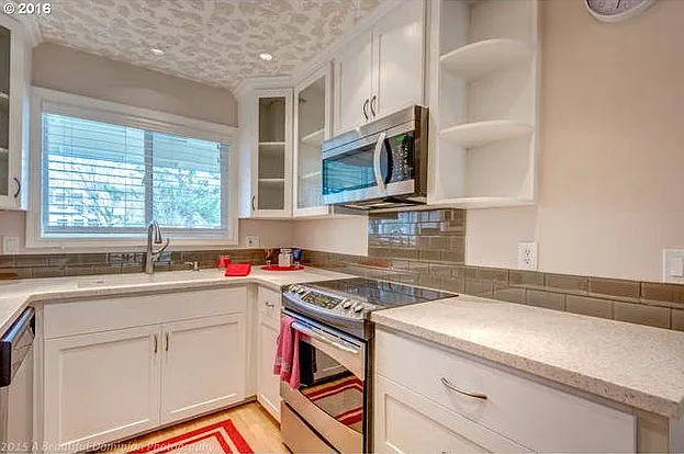 470 N Hayden Island Dr — Photo 5