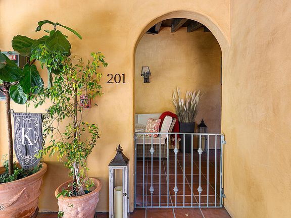 3rd image of 40 Arroyo Dr Unit 201