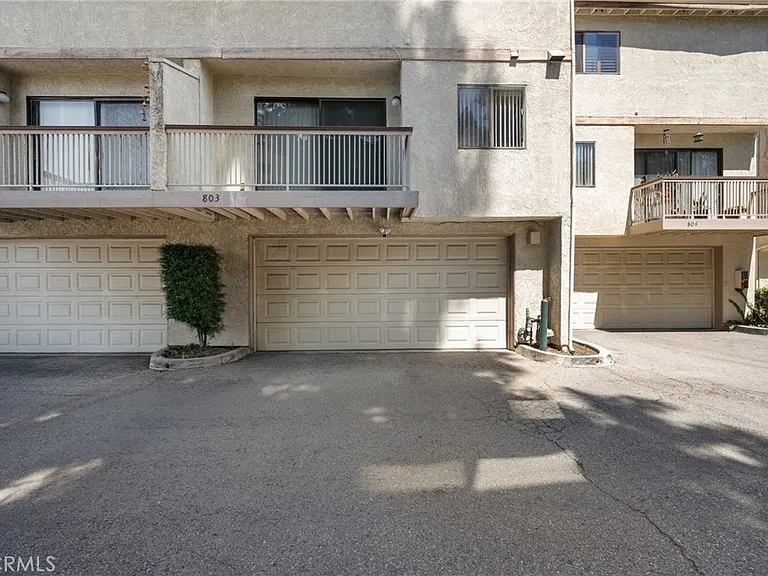 7100 Balboa Blvd #803 — Photo 4