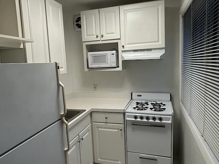 4455 Macarthur Blvd — Photo 1
