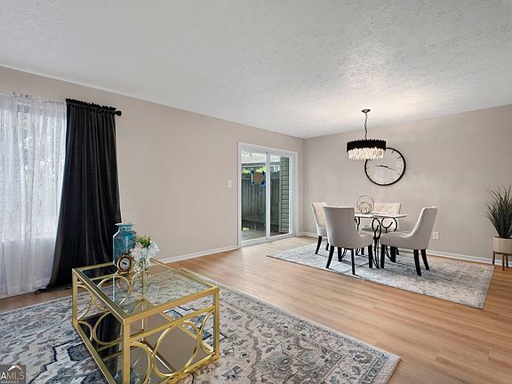 4th image of 313 Country Club Dr