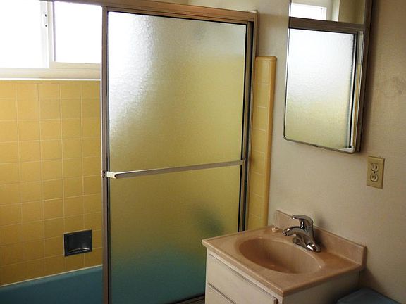 4th image of 842 Los Padres Blvd APT 5