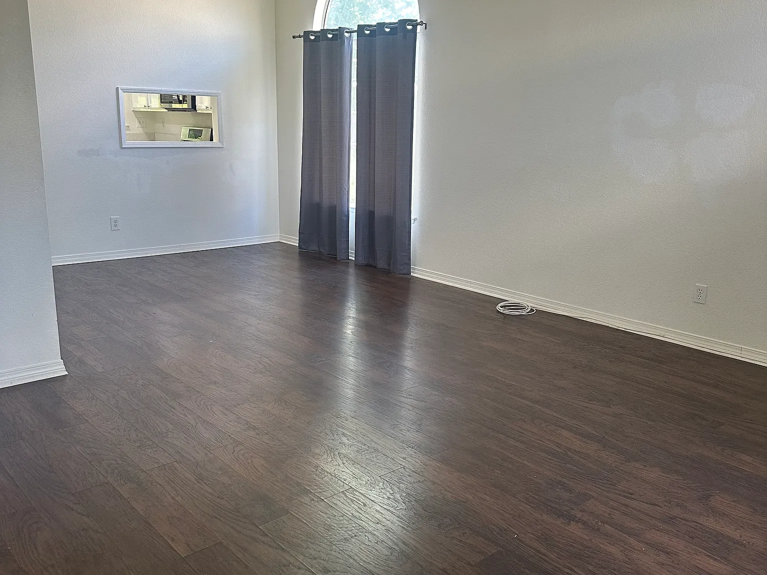 4 bed, 1843 sqft, $2,900 — Photo 3