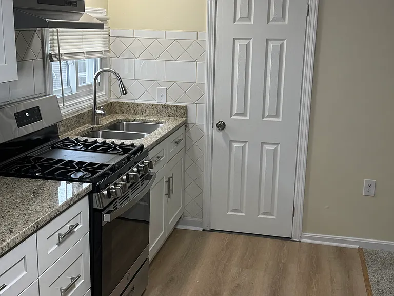 84 Blade St #4 — Photo 9