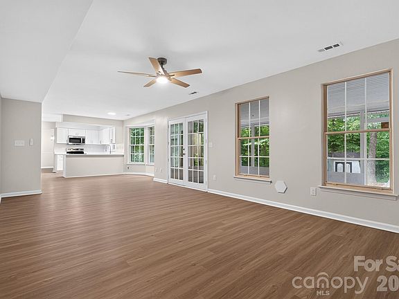 3rd image of 10304 Shady Rest Ln