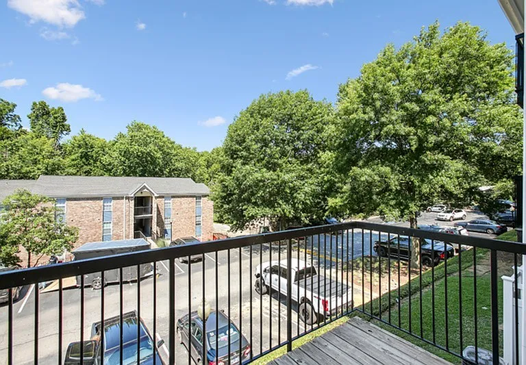 SouthOaks_Classic_Balcony_062624_web