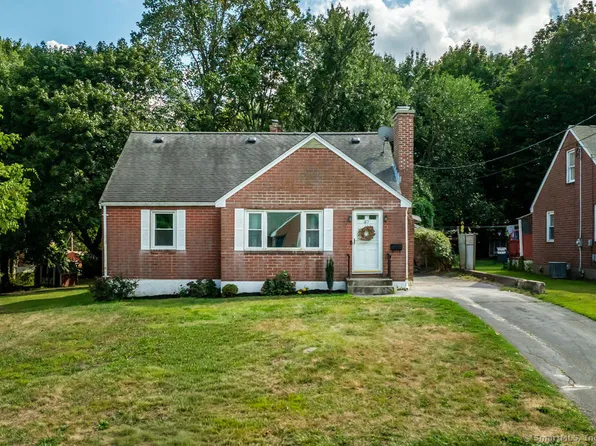 47 Cricket Drive, Meriden, CT 06450