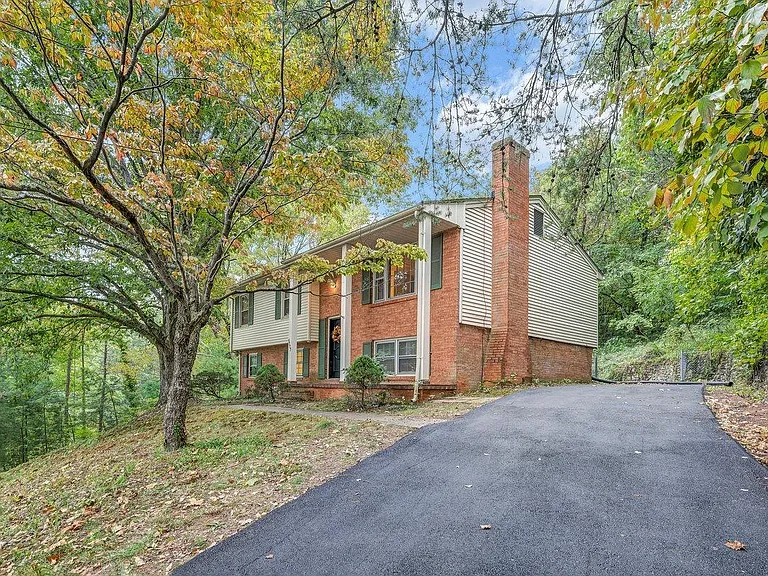 3777 Tomley Dr — Photo 4