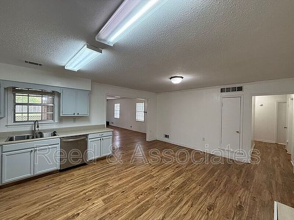 4th image of 7179 Pam Dr