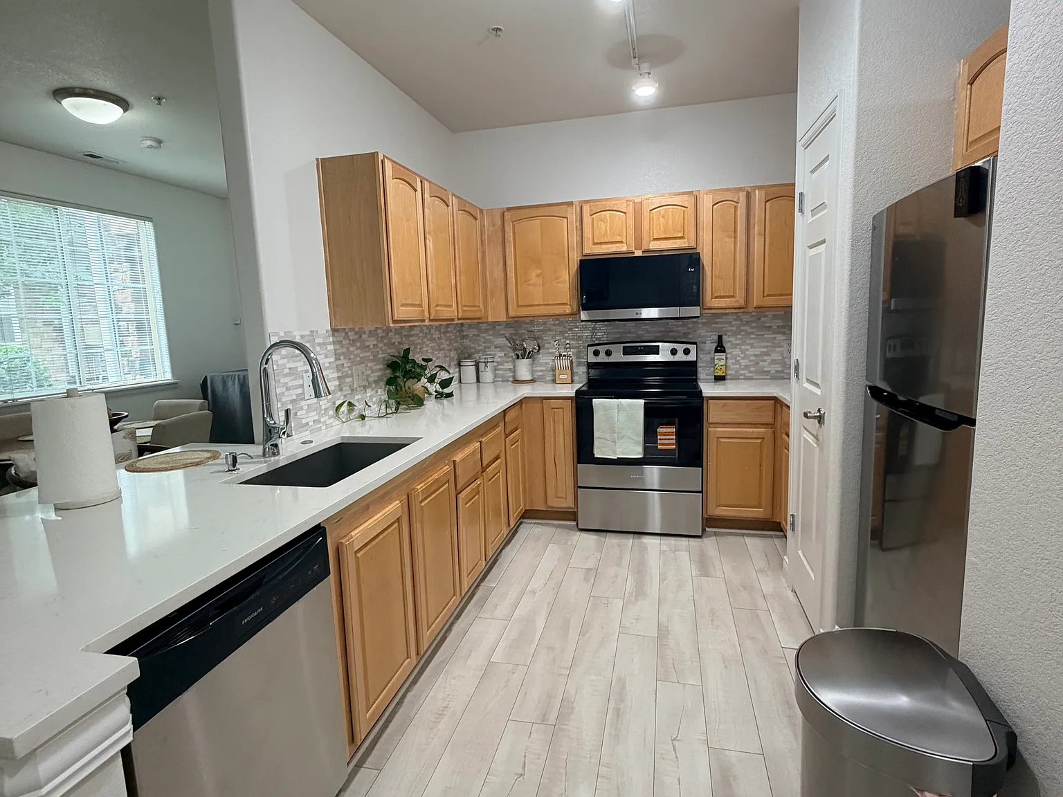 5255 Memphis St — Photo 4