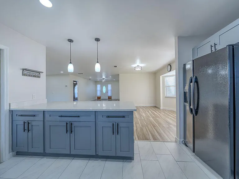 651 SE Degan Dr — Photo 14
