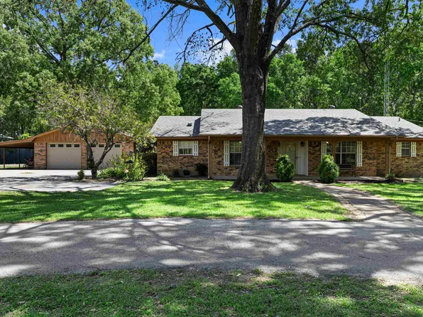 14 Woodhaven St, Longview, TX 75604