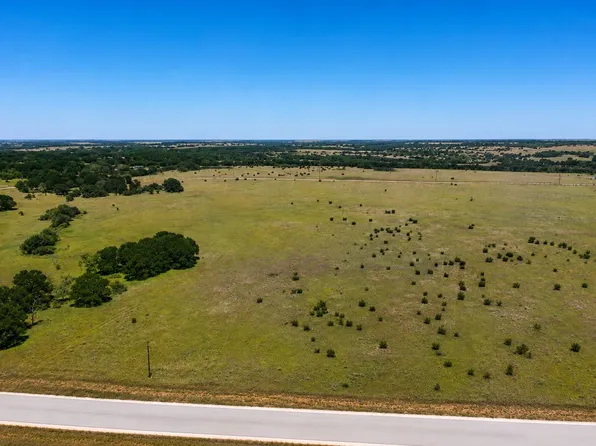374 Yellowstone Dr, Oglesby, TX 76561
