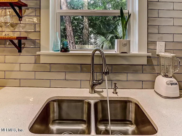 1117 Cedar St — Photo 13