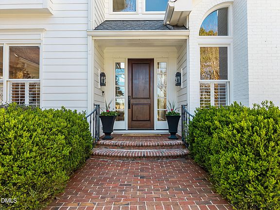 3rd image of 200 Donegal Dr