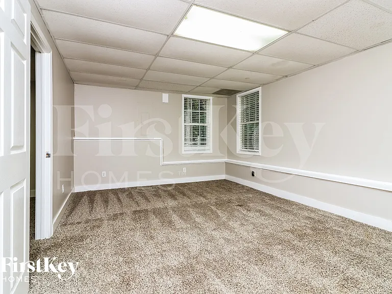 82 Broadlands Dr — Photo 17
