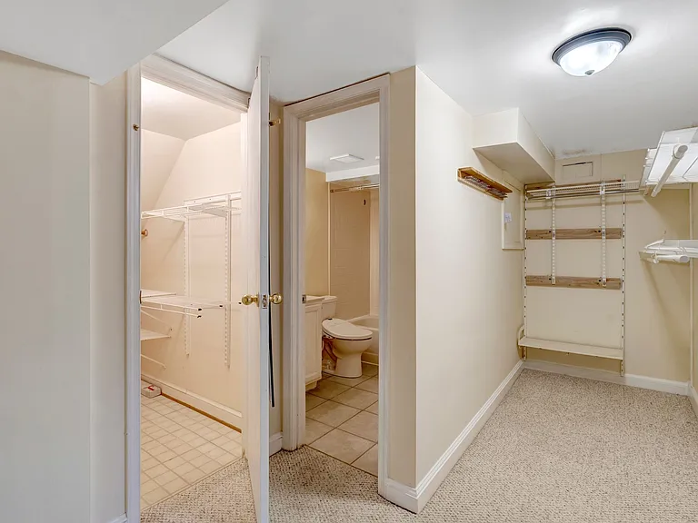 7030 Donna Cir — Photo 21