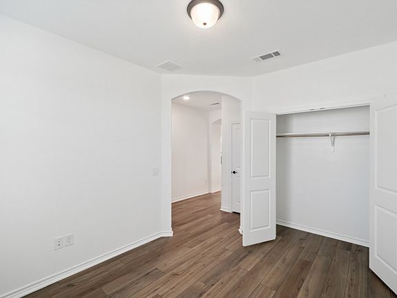 3rd image of 1372 Grass Bend Dr