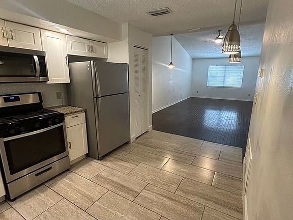 2nd image of 821 Orchid Springs Dr