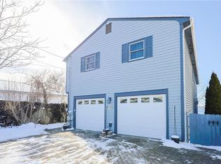 240 Narragansett Ave E, Providence, RI 02907