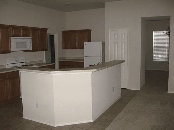 4th image of 6017 Red Drum Dr