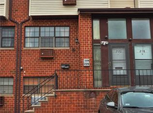 2-20 Capstan Ct, College Point, NY 11356