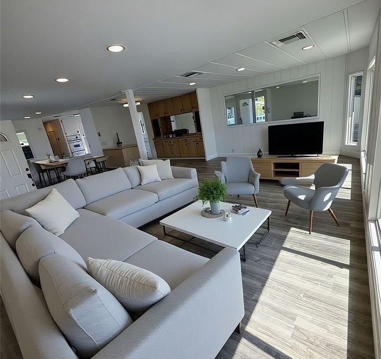 1st image of 21100 State St #84