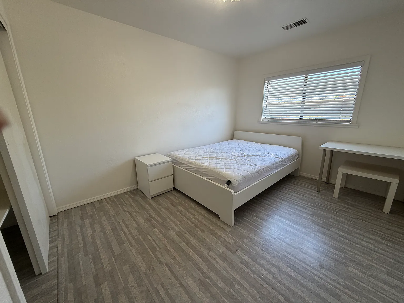 Circle Ct, South San Francisco — Photo 2