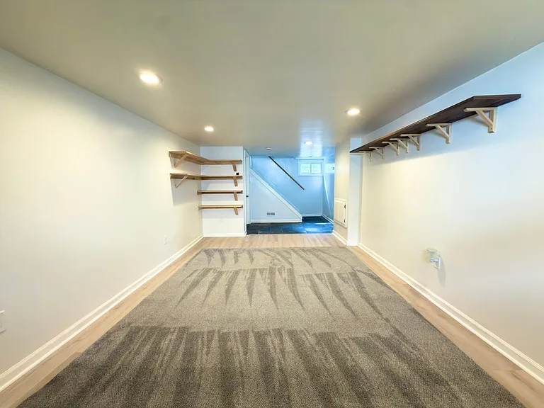4525 Ellman Ave — Photo 12
