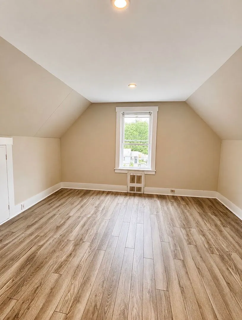 41 Rollins Rd — Photo 2