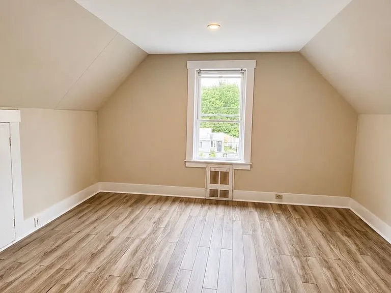 41 Rollins Rd — Photo 2