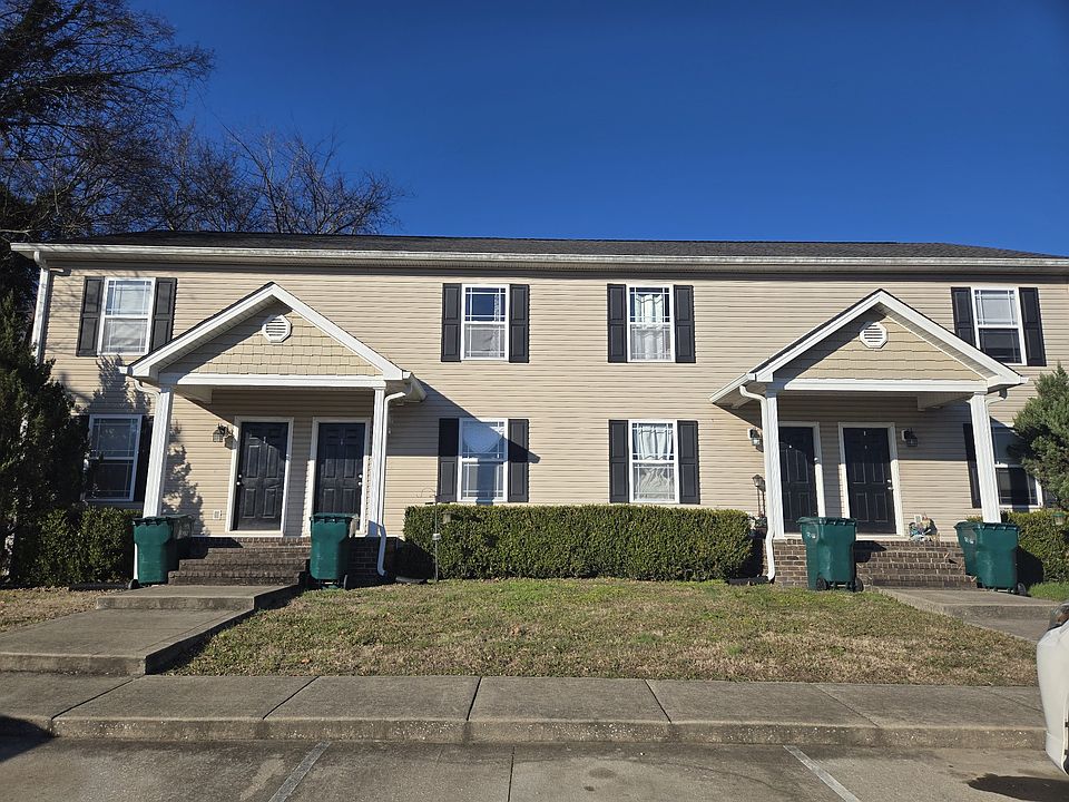 1st image of 805 E Railroad St