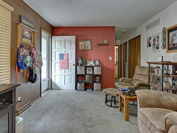 3rd image of 1008 1st St