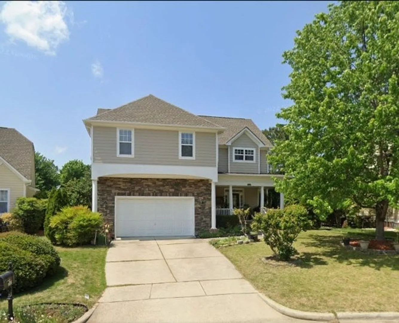 Spacious 5BR House in Cary — Photo 1