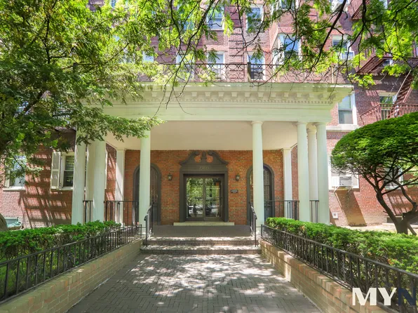 1500 Ocean Parkway image 1 of 10