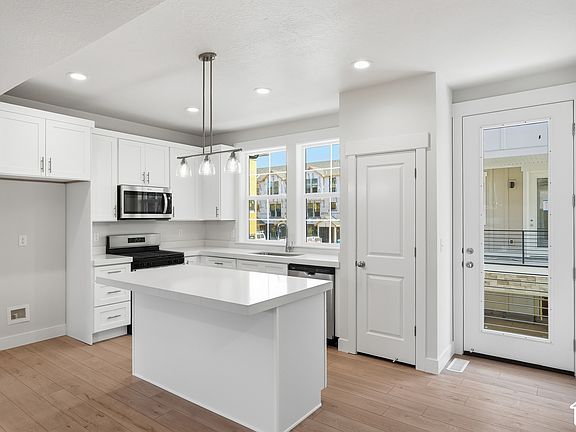 4th image of 7359 S Elston Ct #9