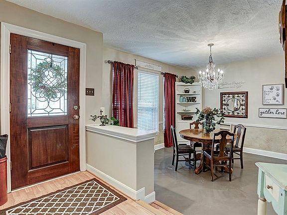 3rd image of 3410 Mesquite Dr