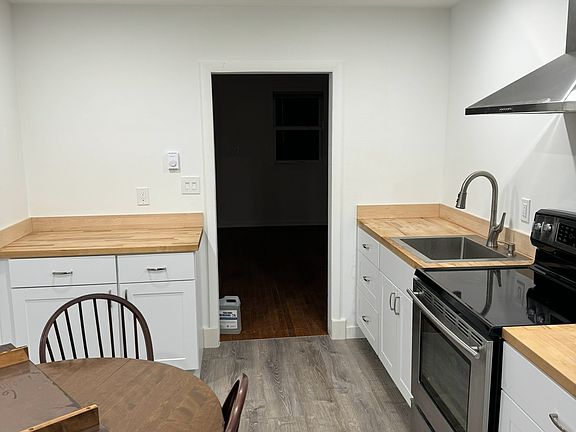 3rd image of 3321 Conowingo Rd APT A
