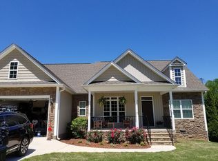 224 Avenue Of The Oaks, Rock Spring, GA 30739