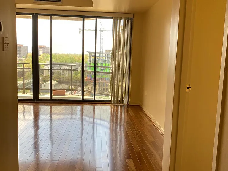 1530 Key Blvd #1229 — Photo 2