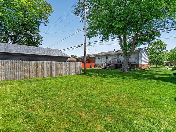 5th image of 18525 Bock Rd