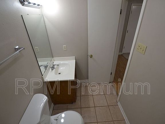 2nd image of 1109 Willow Creek Dr