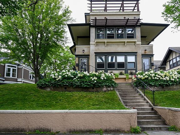 2nd image of 2032 Sheridan Ave S