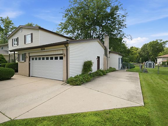 2nd image of 524 Hingham Ln