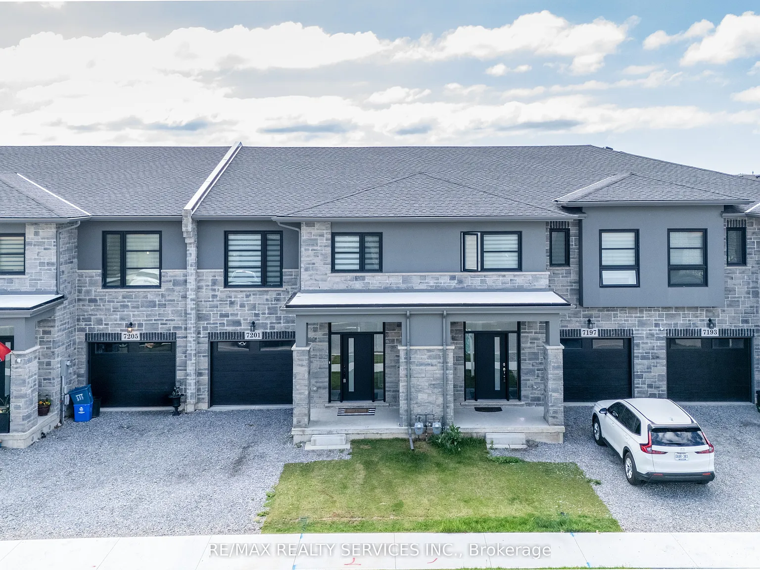 4 bed, $2,749 — Photo 4
