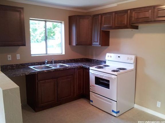 2nd image of 204 E Helm Ave